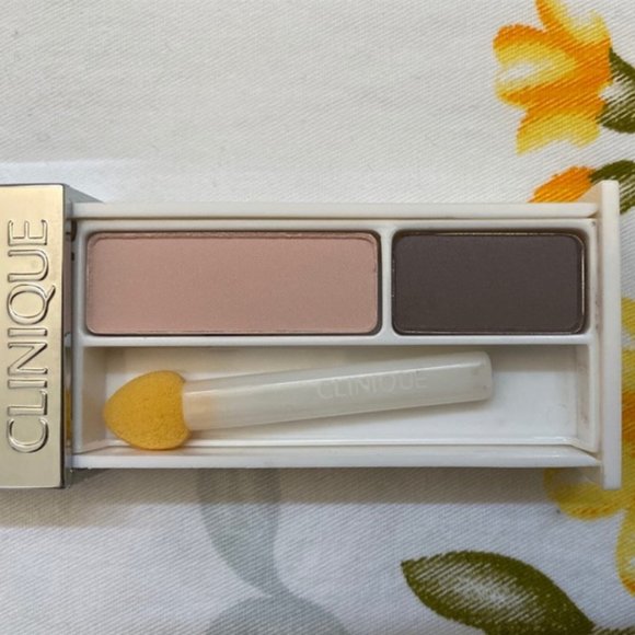 Clinique Other - Clinique Eye Shadow Duo